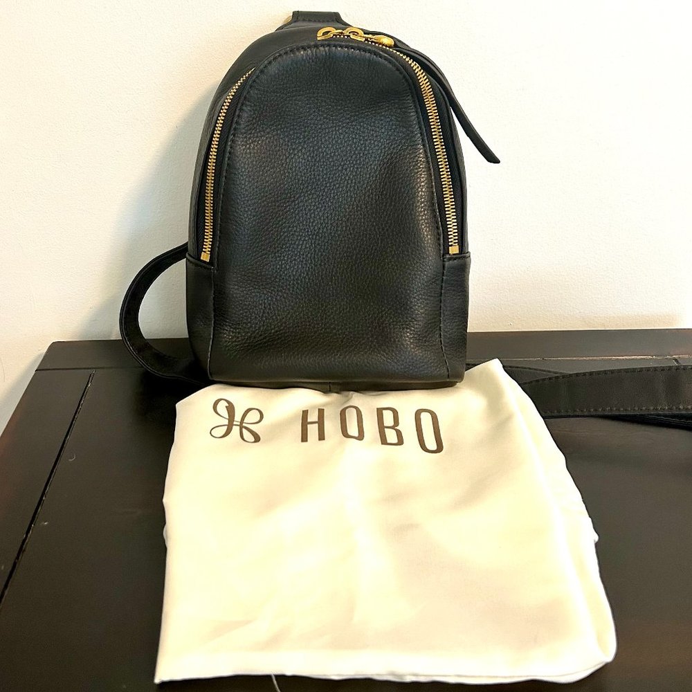 Hobo fern black leather sling bag. Excellent condition